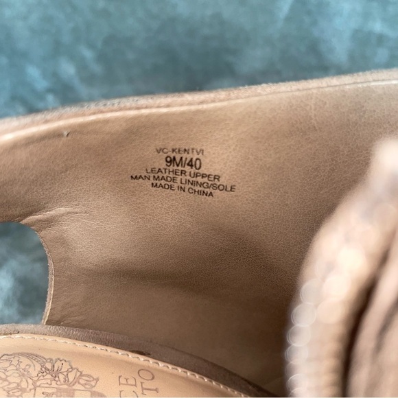 Vince Camuto Taupe Suede Perforated Peep Toe Ankle Booties Chunky Heel Sz 9 - Picture 9 of 12